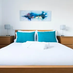 Holiday home The Dakota - Next To East Midlands Airport, Castle Donington